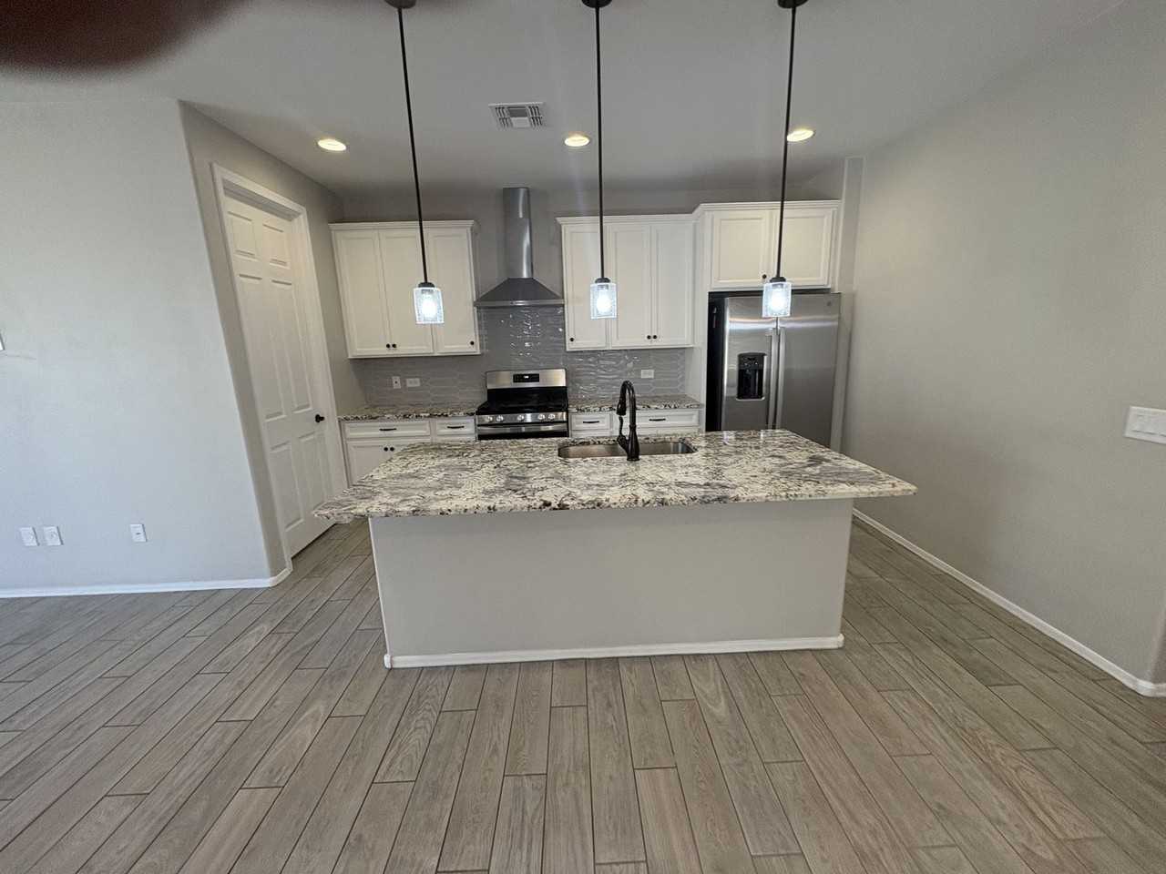 7733 S Crested Spring Dr - Photo 6 of 39