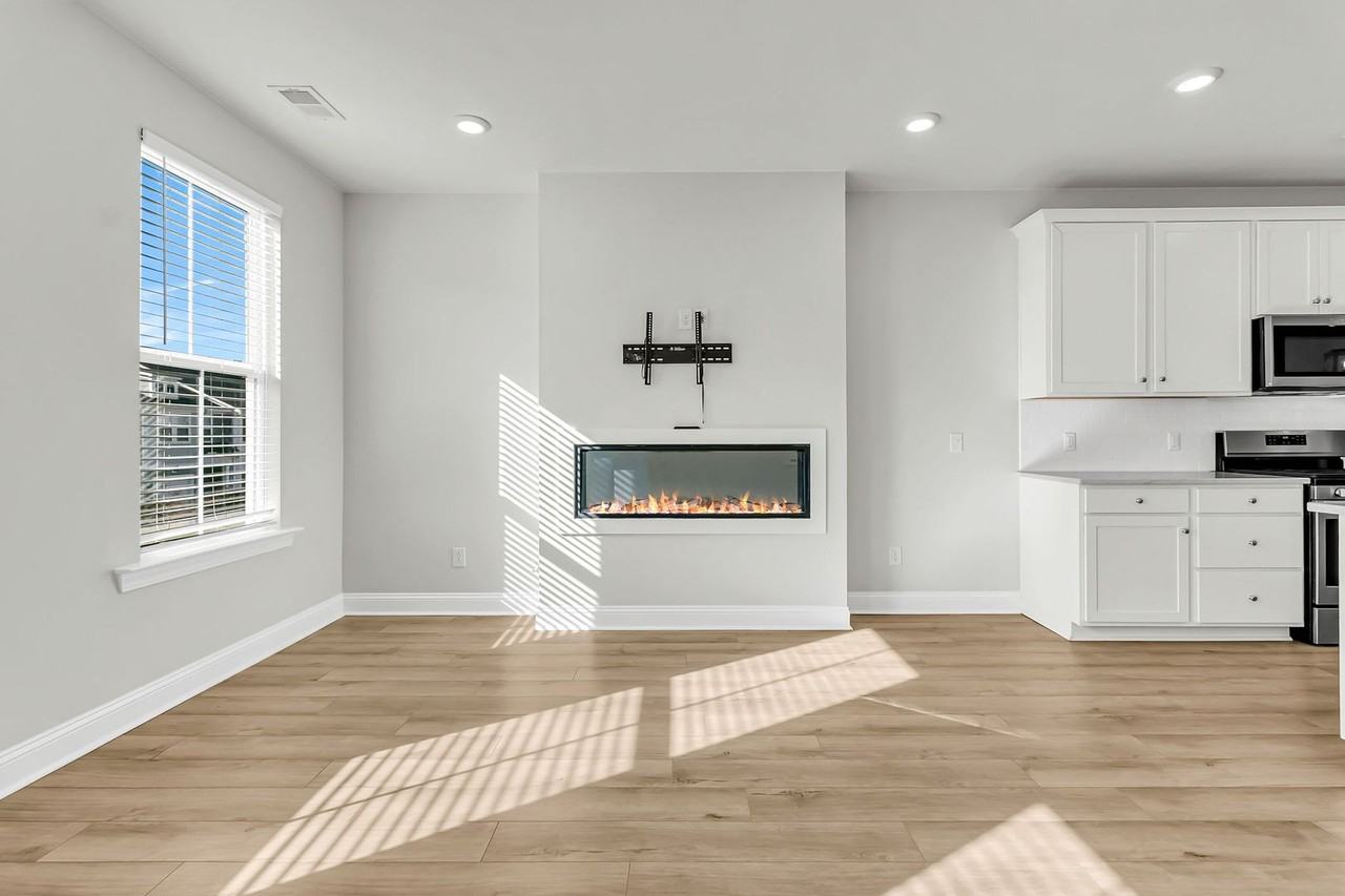 1226 Tice Ln - Photo 7 of 48