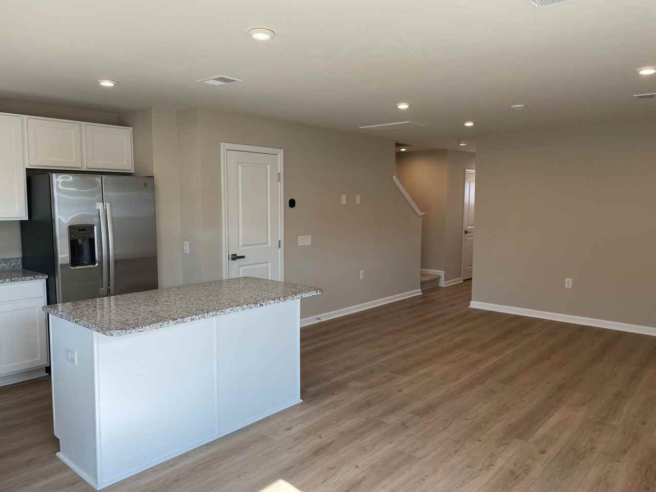3005 Edgemead Cir Nw - Photo 2 of 34