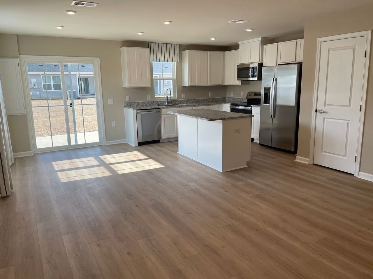 3005 Edgemead Cir Nw - Photo 3 of 34