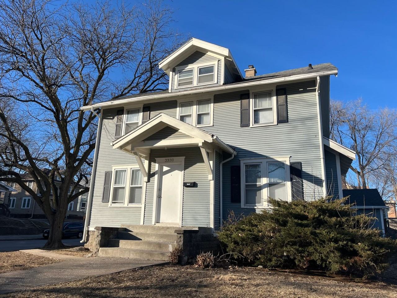 3330 Burt St - Photo 2 of 3