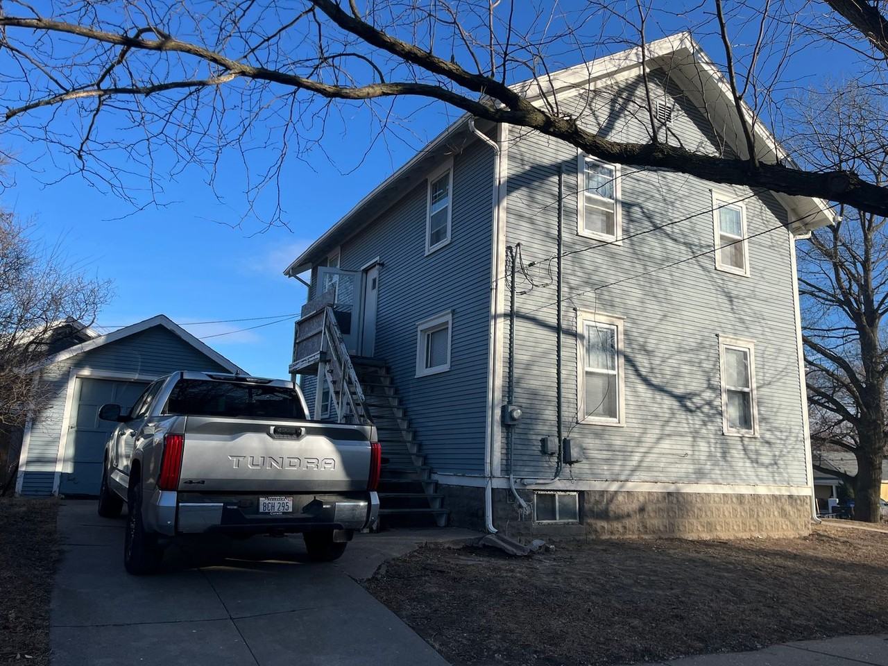 3330 Burt St - Photo 3 of 3