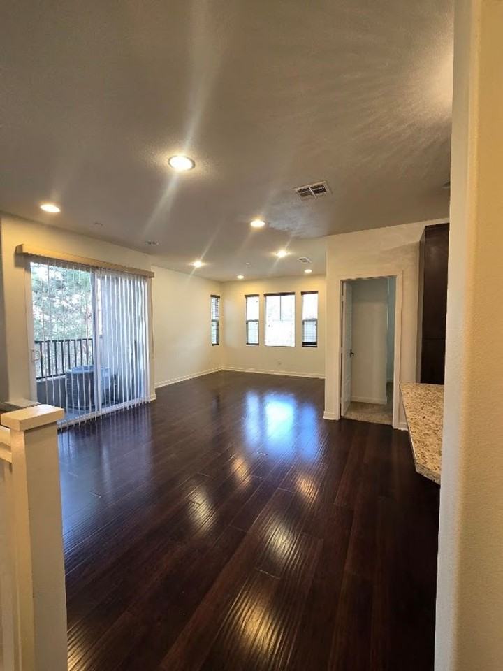 2134 Cosmo Way - Photo 4 of 34