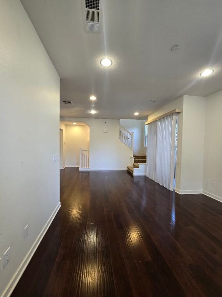 2134 Cosmo Way - Photo 6 of 34