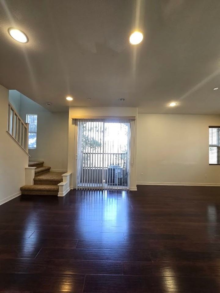 2134 Cosmo Way - Photo 7 of 34