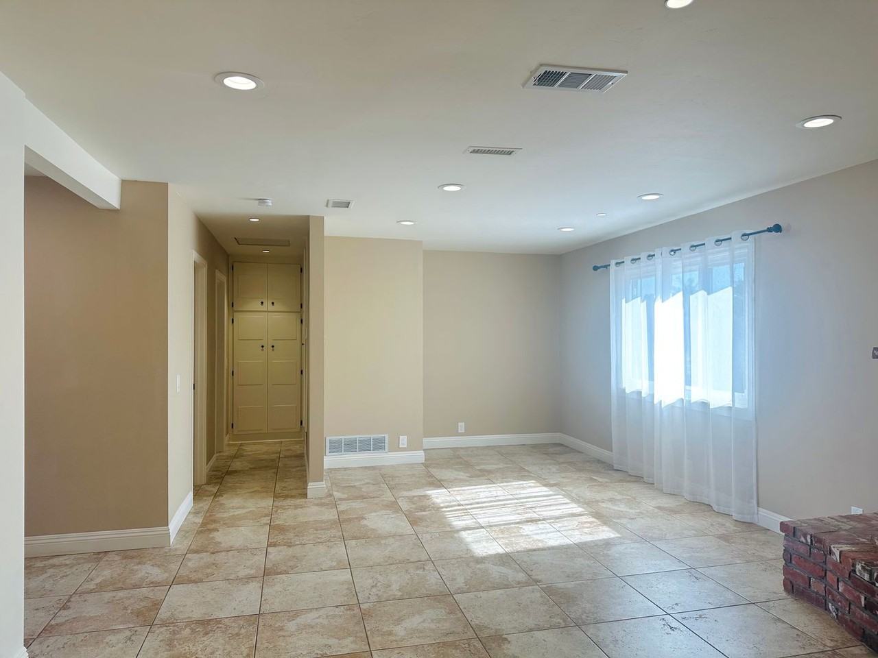 9708 Mariposa Ave - Photo 7 of 33