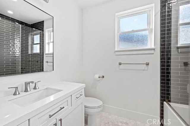 165 22nd St - Photo 4 of 8