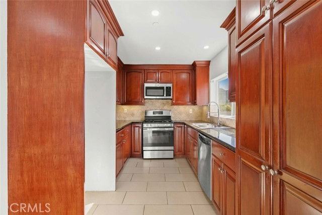 6939 Greeley St #102 - Photo 3 of 8