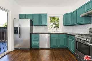 4933 Glacier Dr - Photo 3 of 8