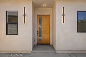 featured image of 6948 Amestoy Ave