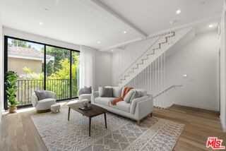 1413 S Doheny Dr - Photo 3 of 8