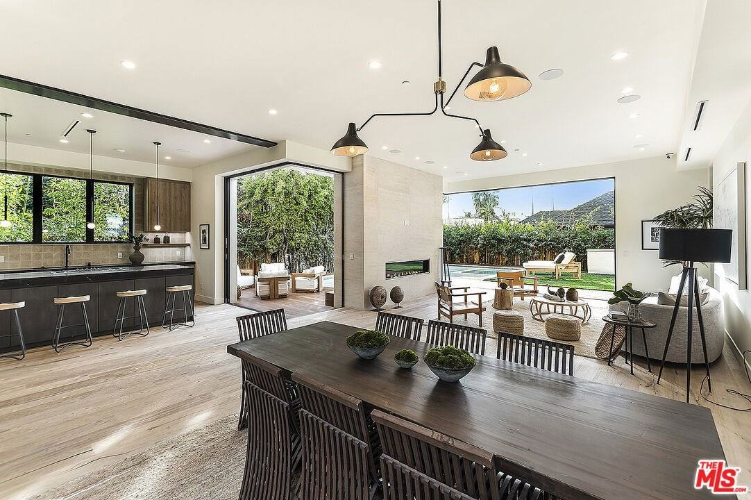 8566 Colgate Ave - Photo 2 of 8