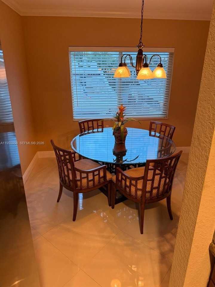 830 Ne 20th Ave #3 - Photo 7 of 19