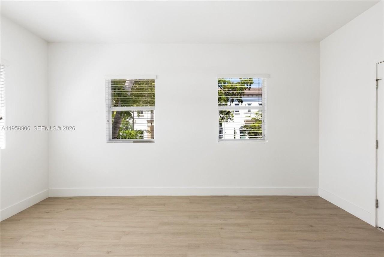 628 Santander Ave #8 - Photo 4 of 25