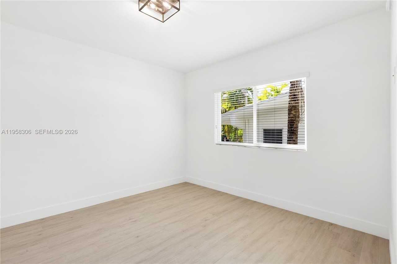 628 Santander Ave #8 - Photo 6 of 25