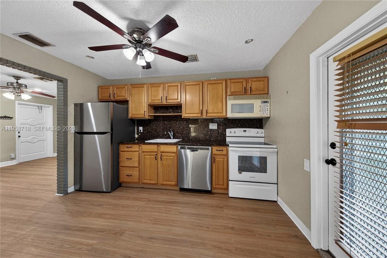 5265 Ne 1st Ter #5265 - Photo 2 of 26