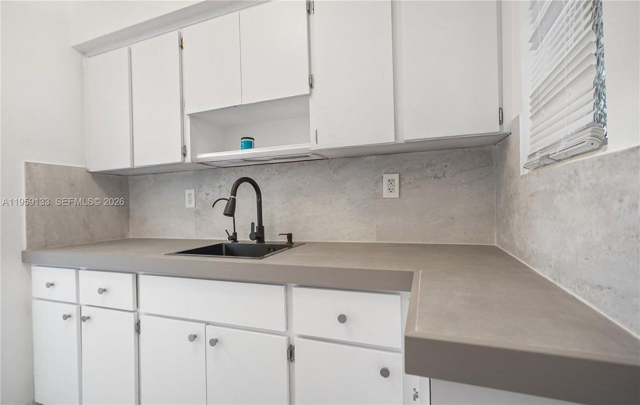 710 82nd St #4 - Photo 2 of 33