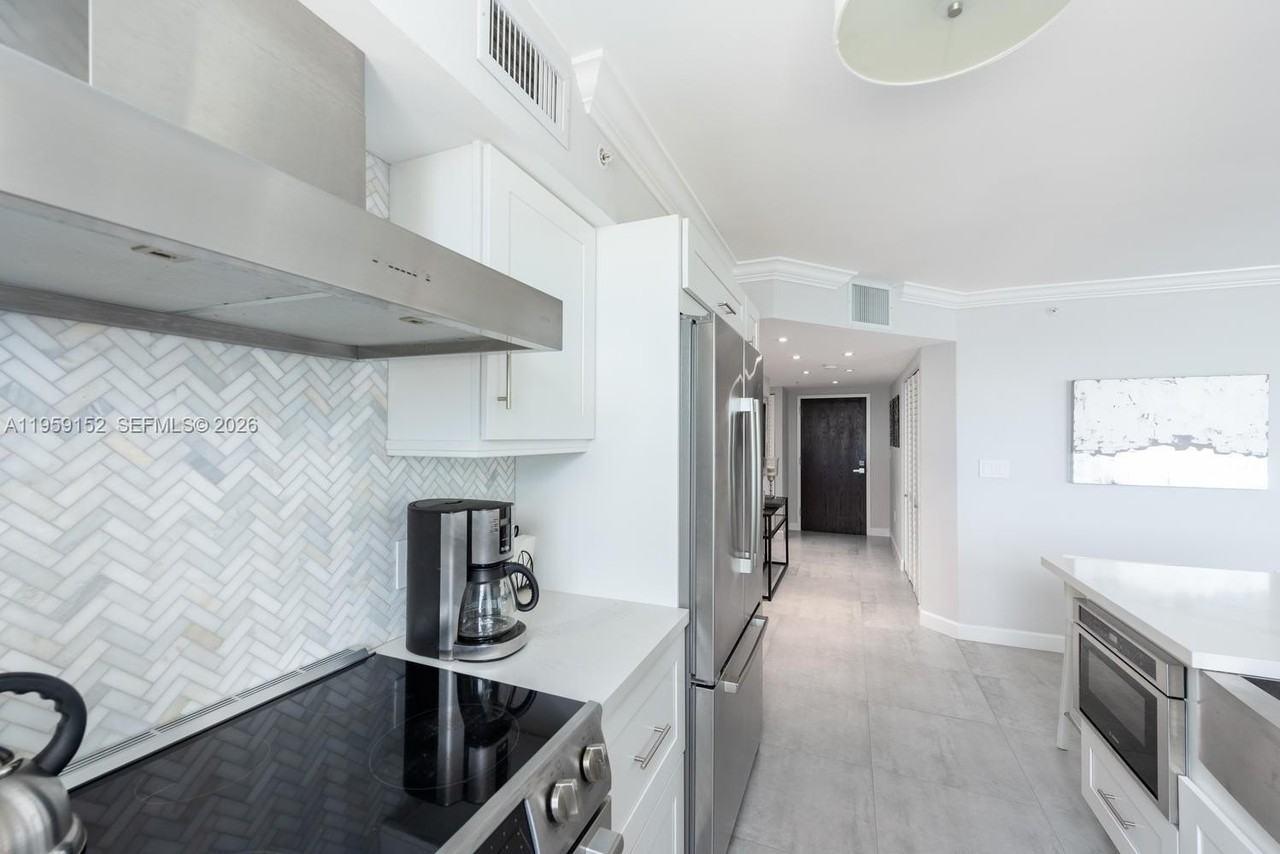 90 Alton Rd #1102 - Photo 5 of 26