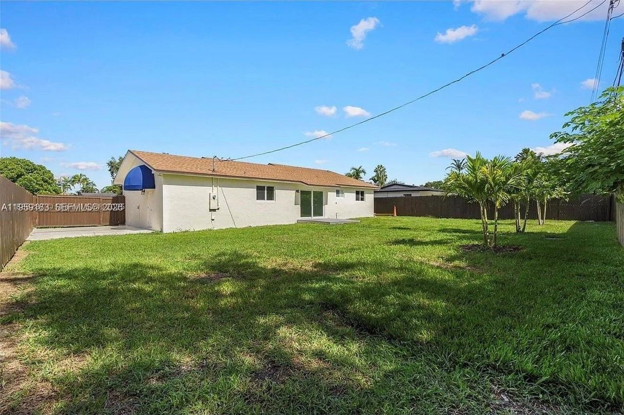 19221 Sw 92nd Rd - Photo 3 of 29