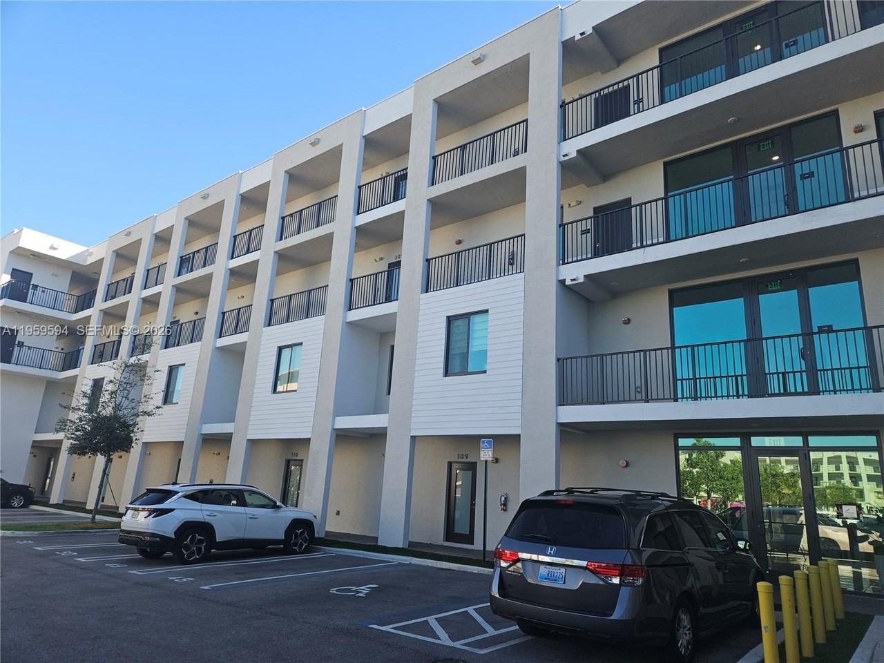 8001 Nw 41st St #F206