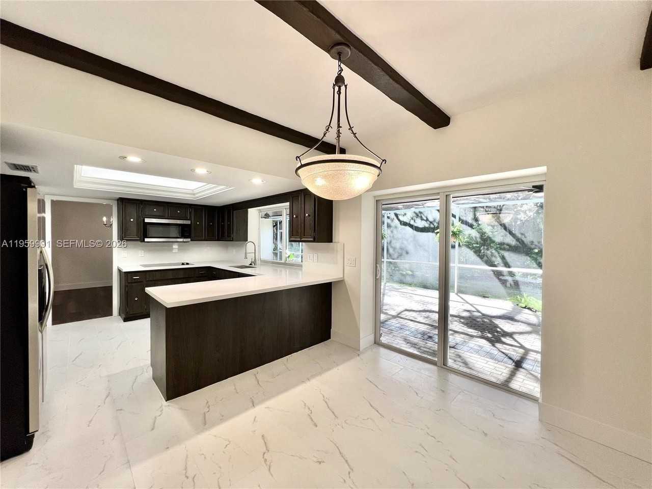 4350 Palmarito St - Photo 5 of 26