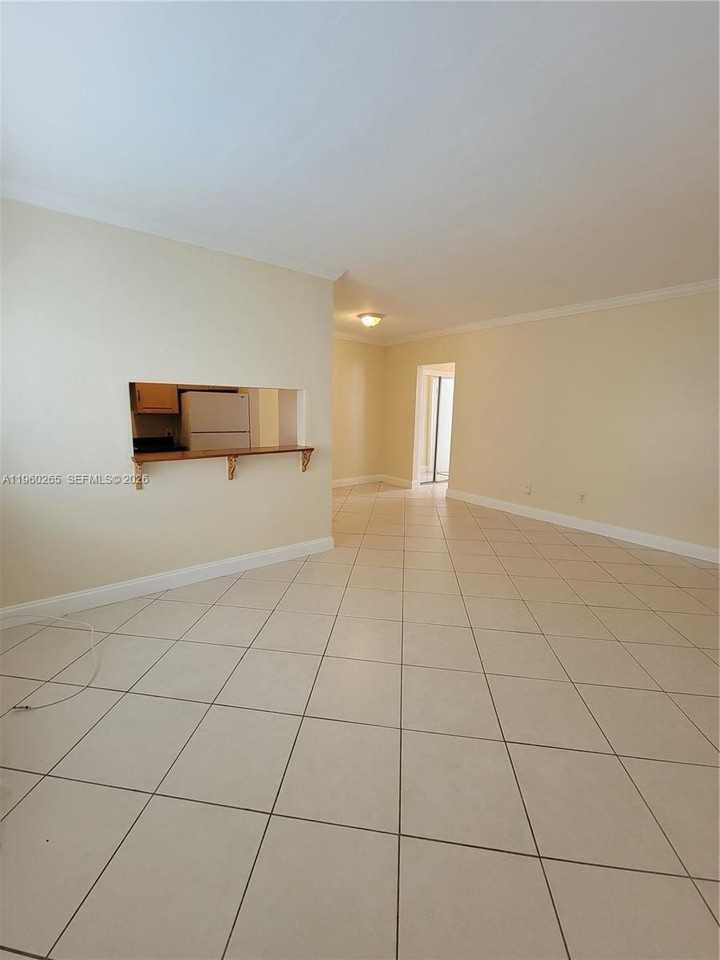 835 Lenox Ave #312 - Photo 4 of 14