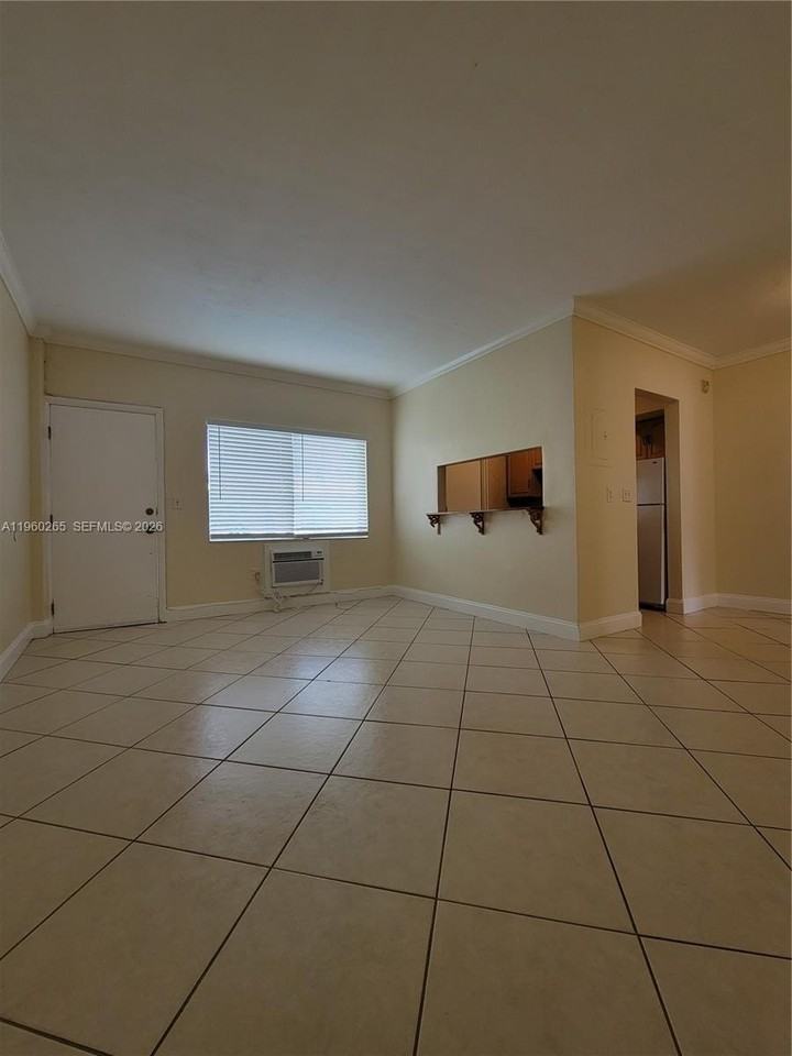 835 Lenox Ave #312 - Photo 5 of 14