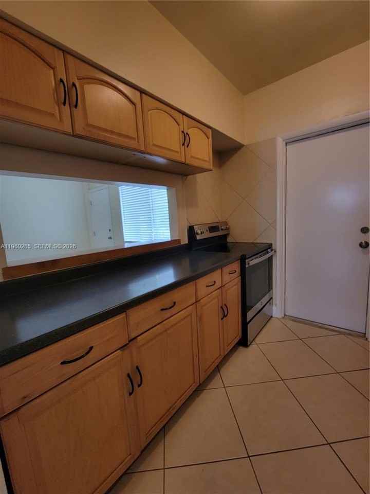 835 Lenox Ave #312 - Photo 7 of 14