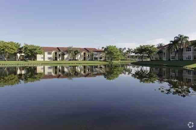 565 Vista Isles Dr #2024 - Photo 2 of 14