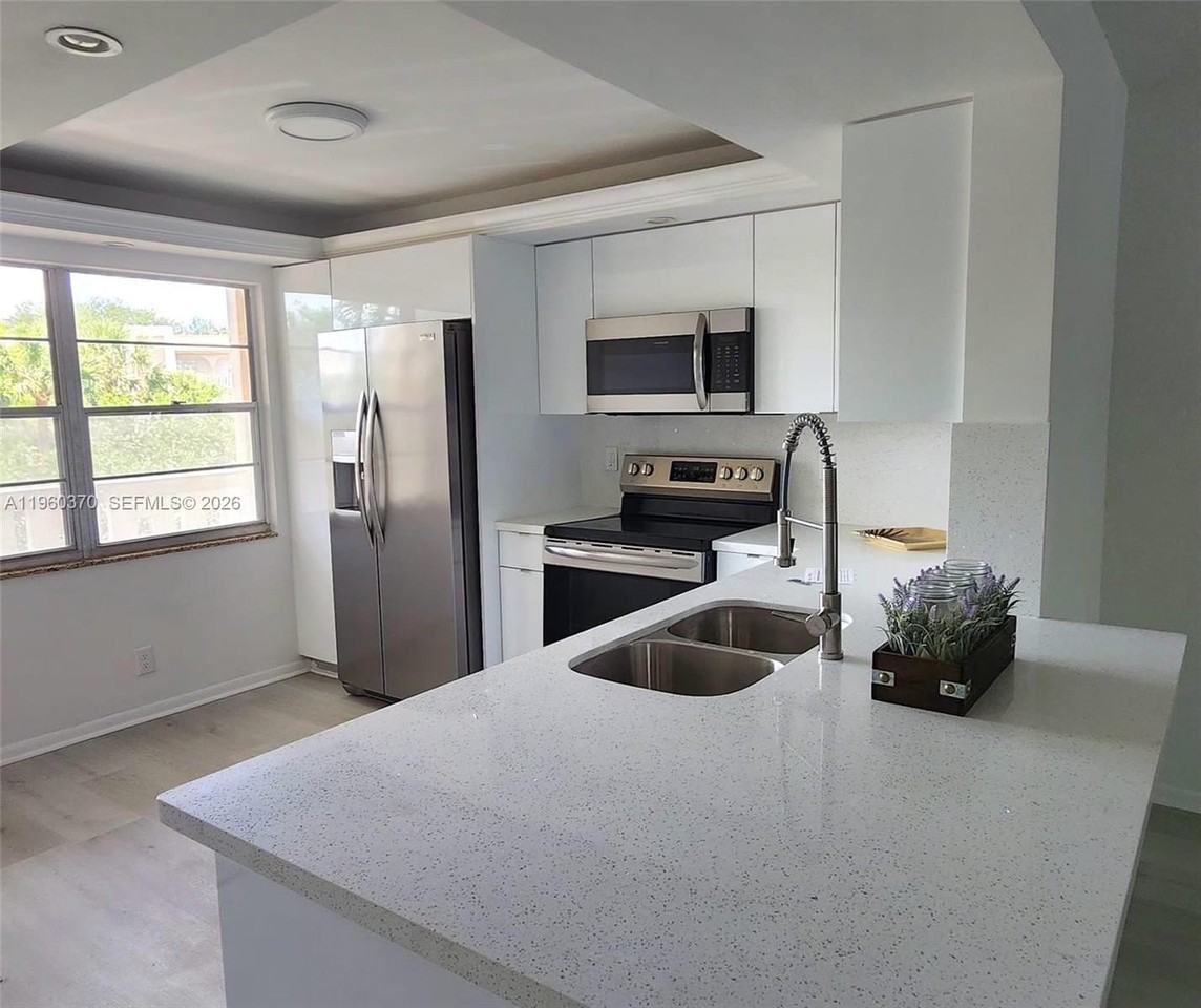 2304 Lucaya Ln #G3 - Photo 3 of 16