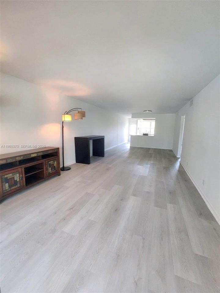 2304 Lucaya Ln #G3 - Photo 5 of 16