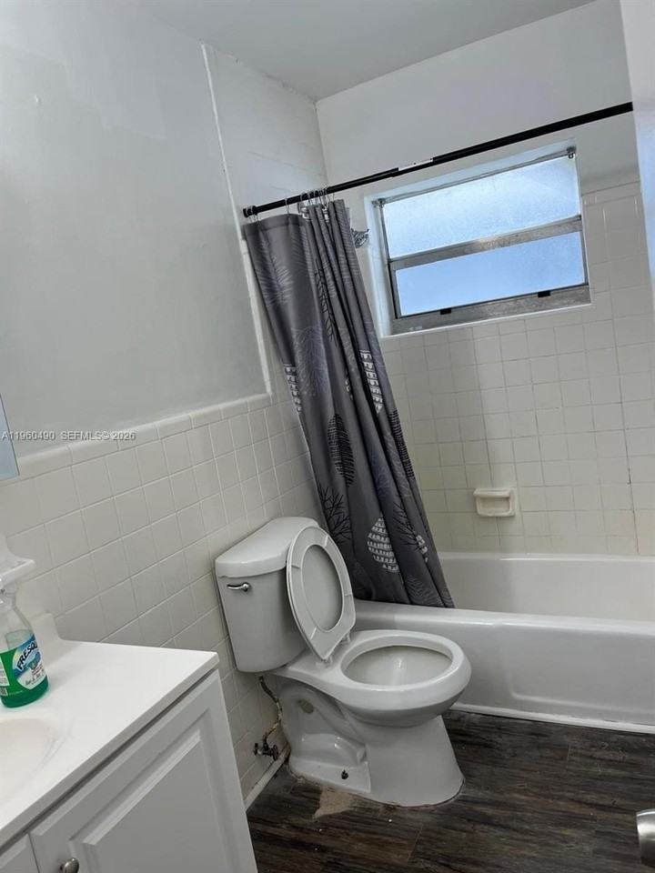 1439 Nw 8th Ave #0 - Photo 3 of 16