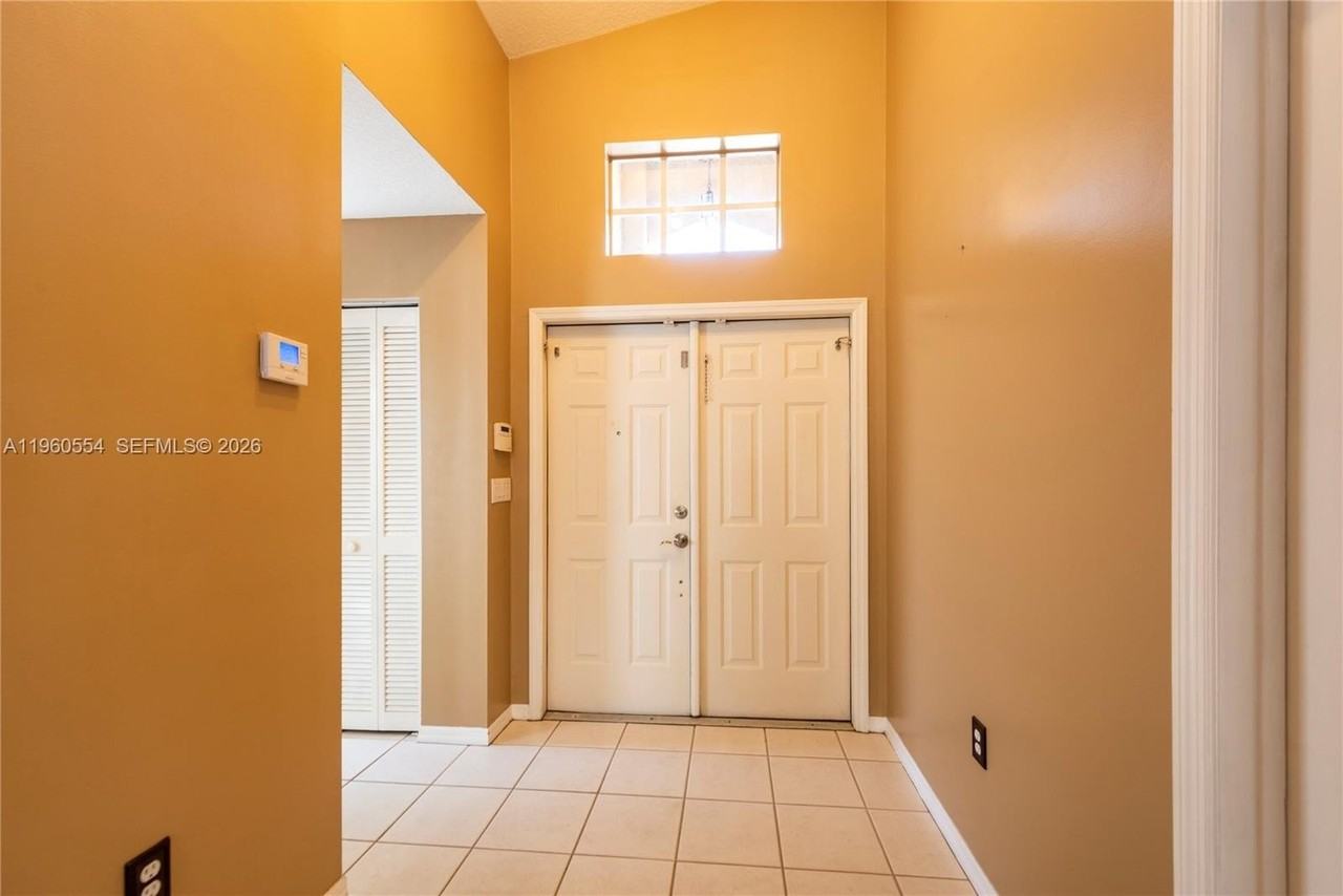 2260 Nw 137th Ave - Photo 4 of 31