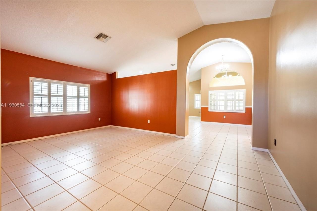 2260 Nw 137th Ave - Photo 7 of 31