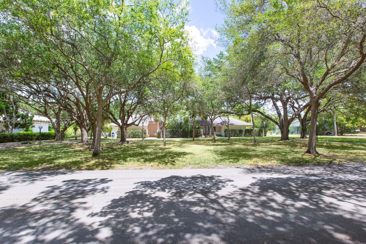 6255 Sw 99th Ter - Photo 5 of 39