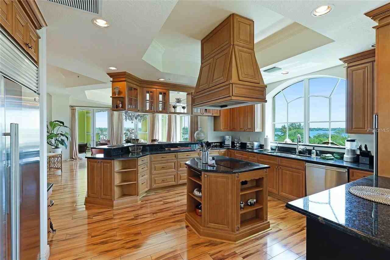 1308 Old Stickney Point Rd #WP3 - Photo 5 of 50