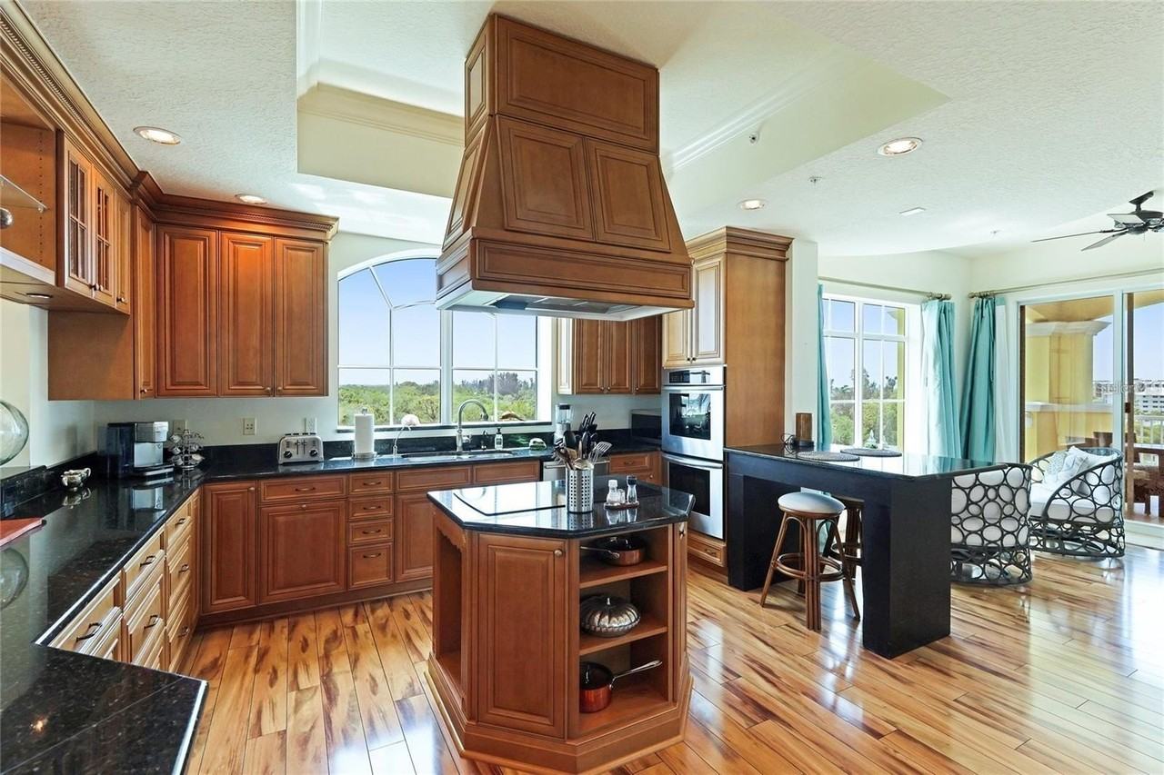 1308 Old Stickney Point Rd #WP3 - Photo 7 of 50