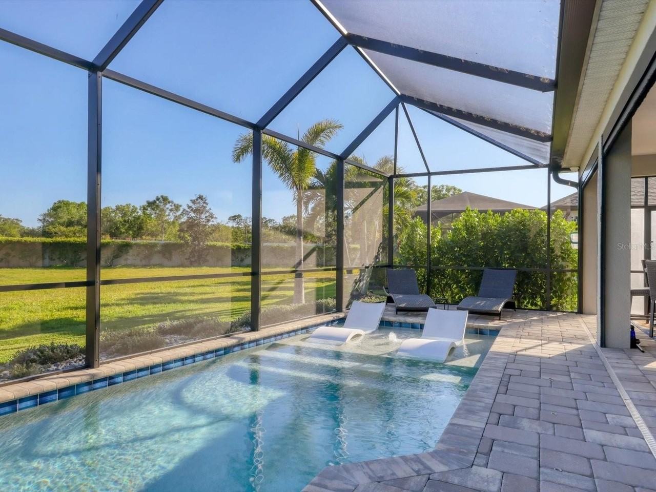 1041 Buttercup Gln - Photo 2 of 49