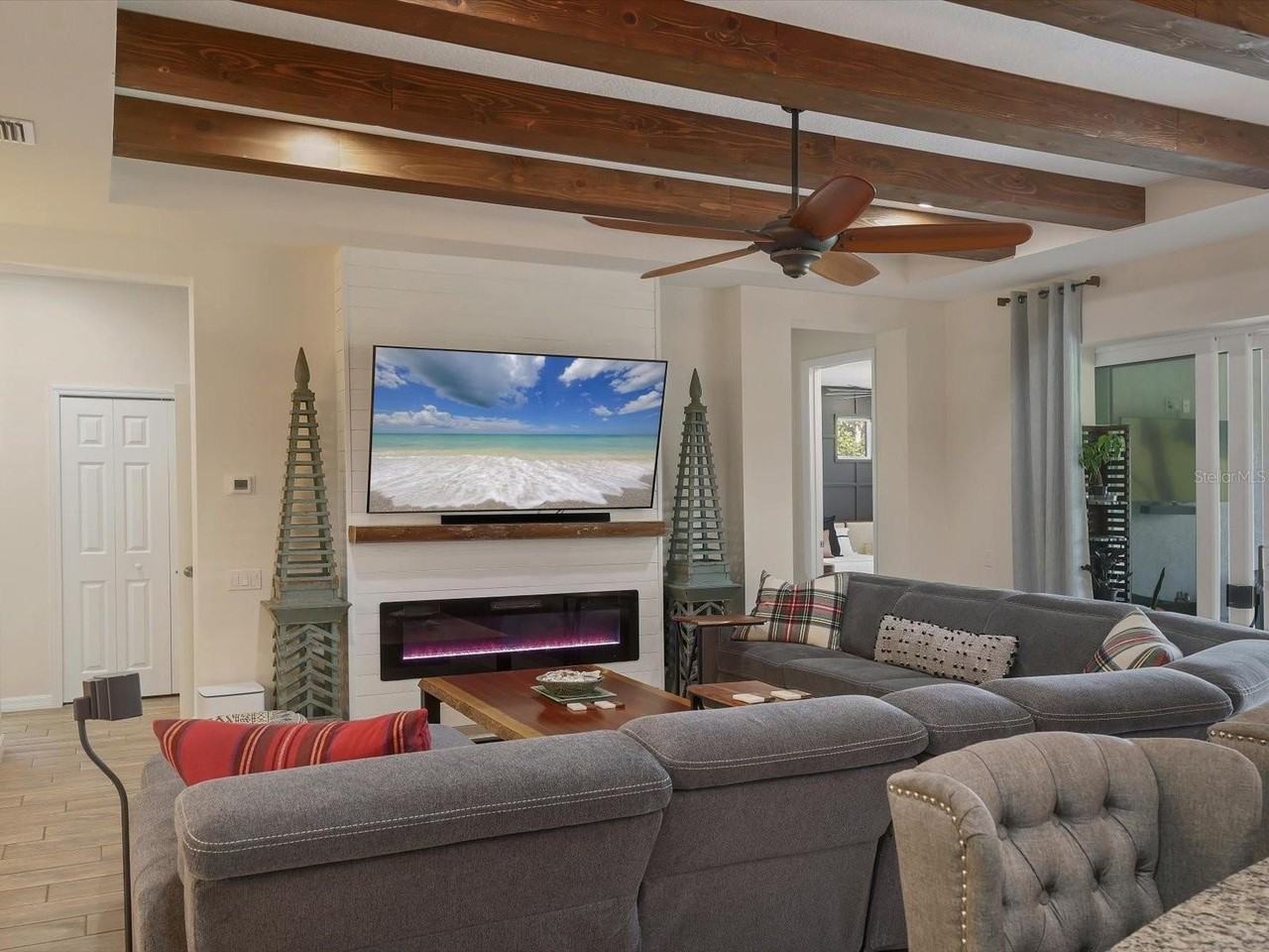 1041 Buttercup Gln - Photo 7 of 49