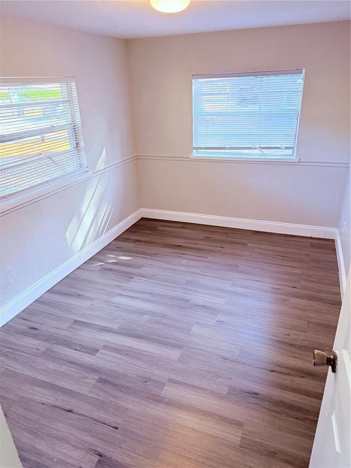 2200 Se 46th Ter - Photo 5 of 12