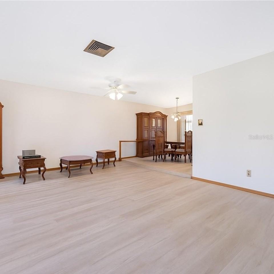 114 Arrowhead Ln - Photo 3 of 12