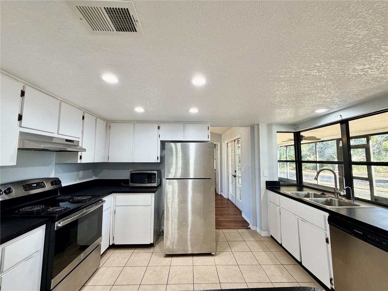 4398 Plumosa St - Photo 4 of 28