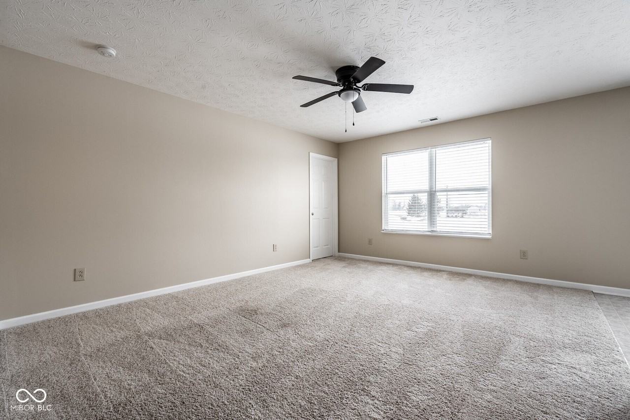 11194 Black Gold Dr - Photo 4 of 27