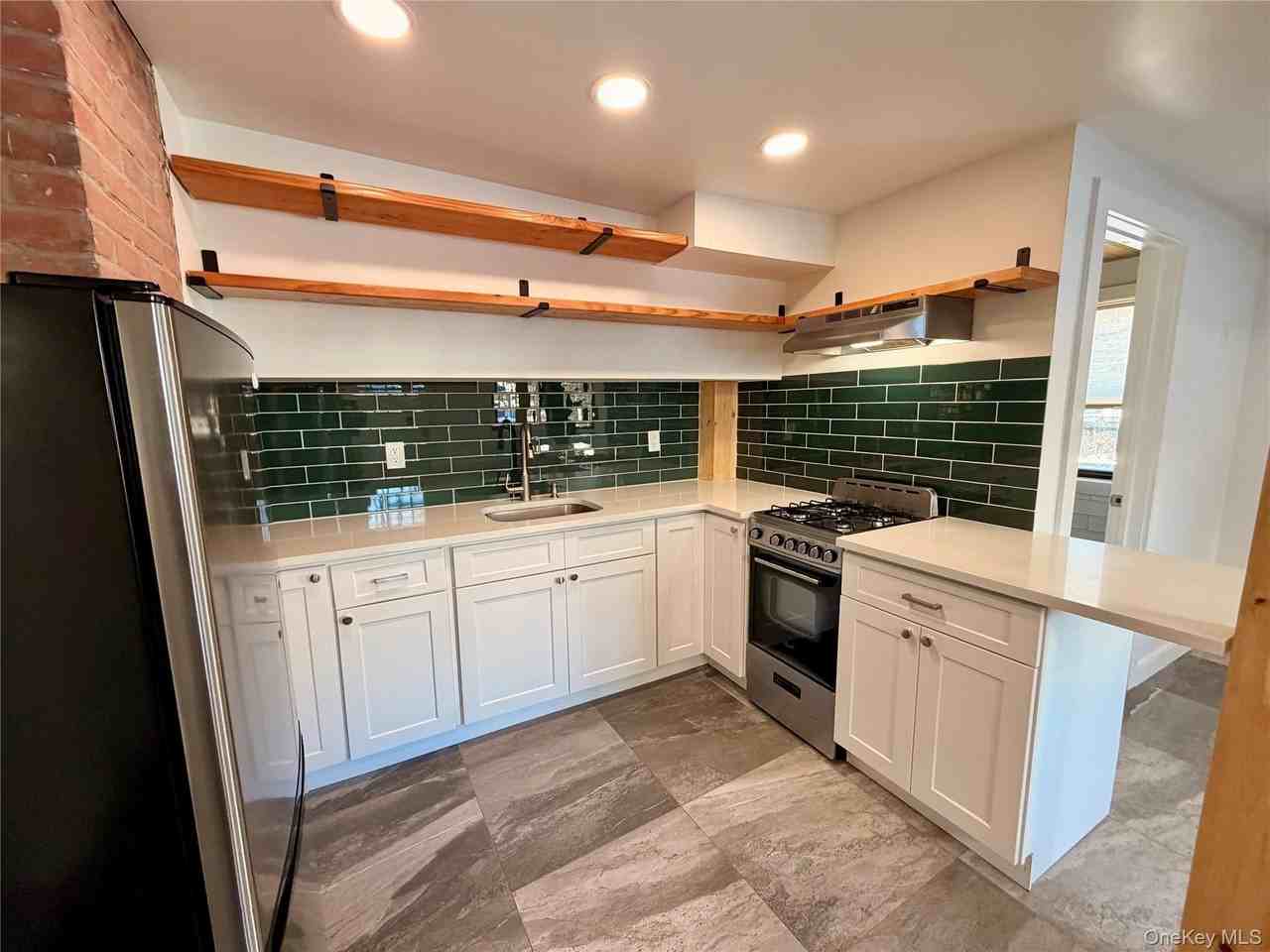 116 E Main St Unit 4 #4 - Photo 4 of 12