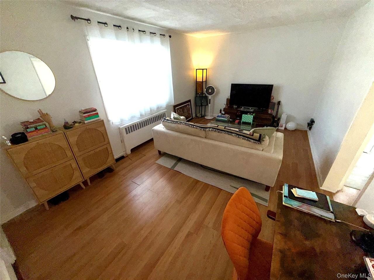 131 39 234th Street unit: Ll #LL - Photo 4 of 10