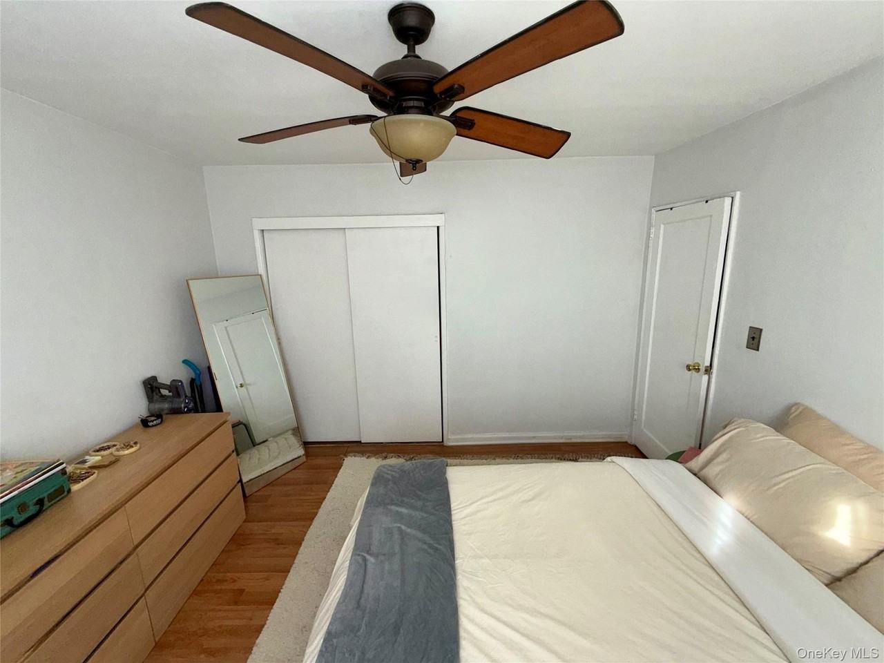 131 39 234th Street unit: Ll #LL - Photo 5 of 10