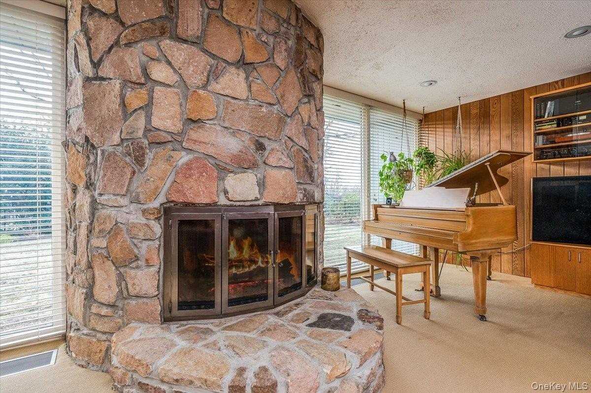 20 Whitman Rd - Photo 5 of 26