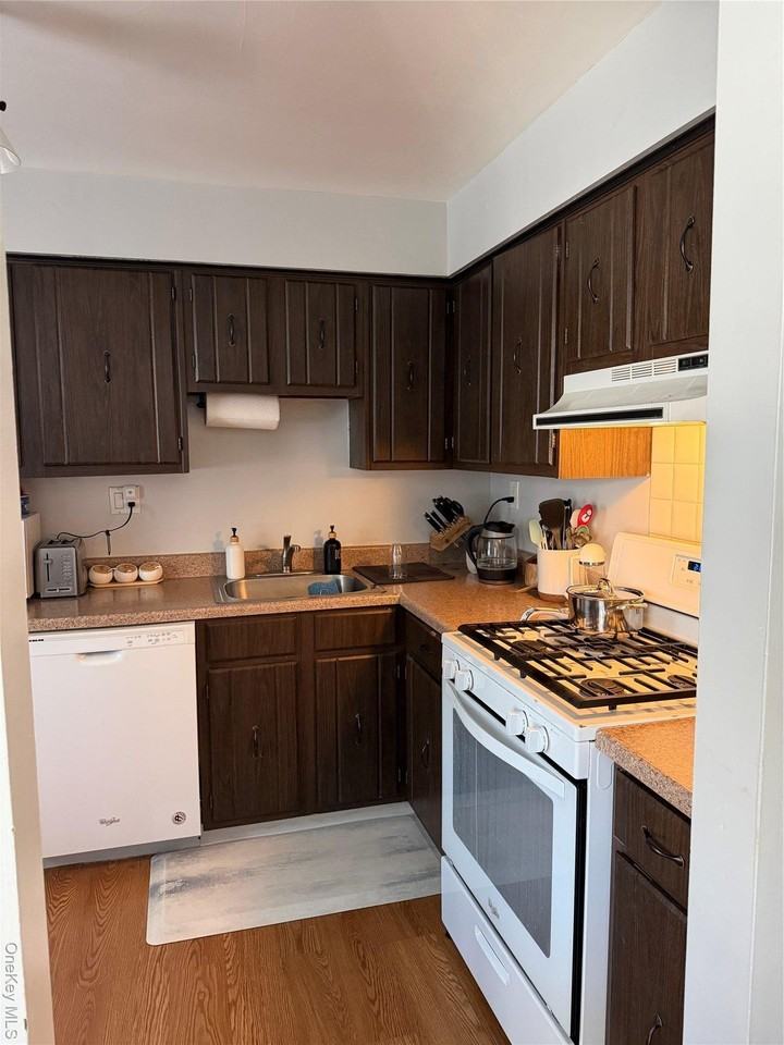 68 Bon Aire Cir Unit P #P10 - Photo 3 of 10