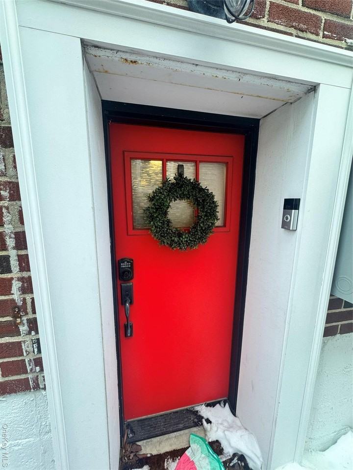 570 Monroe Blvd 1st Fl #1stFL - Photo 2 of 17