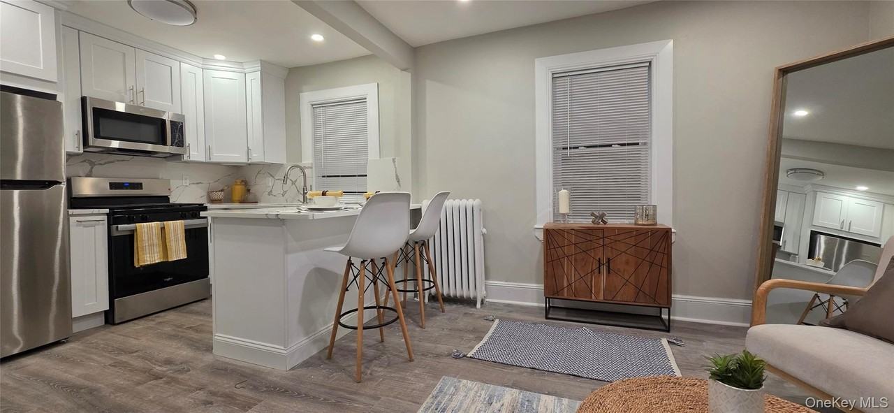 24811 89th Ave 2nd Fl #2ndFL - Photo 2 of 12